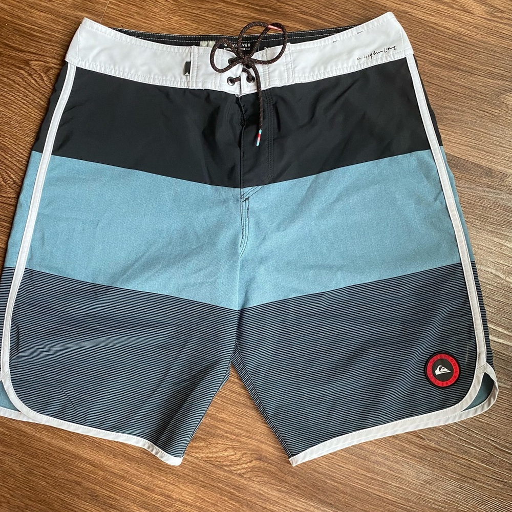 Quiksilver board shorts, GUC, 32, liner-less